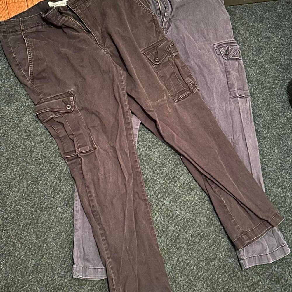 Amazon-essentials Men's Black and Grey Trousers